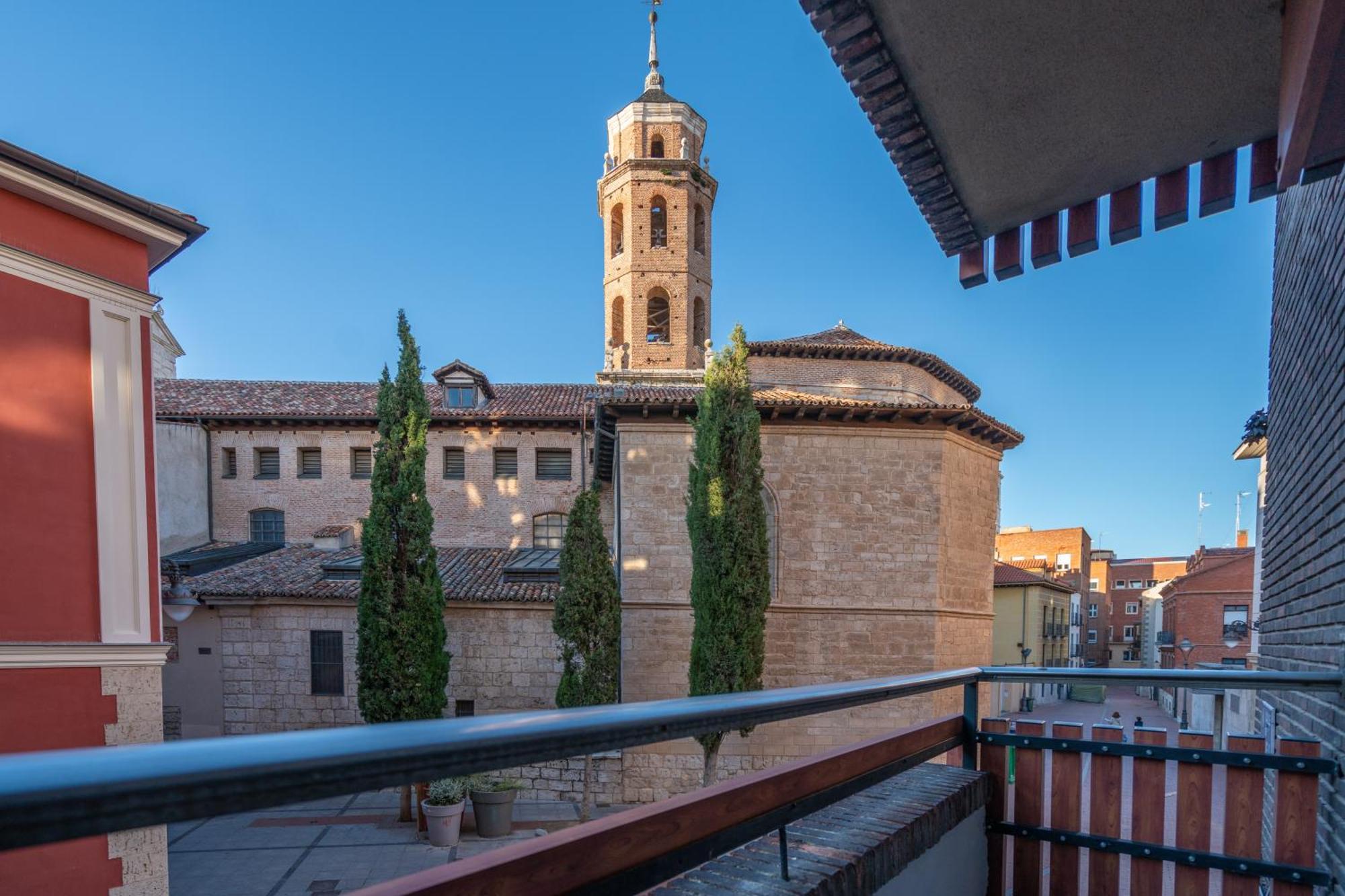 Wow Apartamentos Valladolid Exterior photo