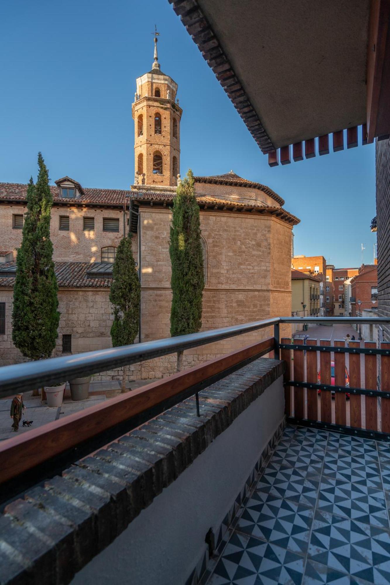 Wow Apartamentos Valladolid Exterior photo